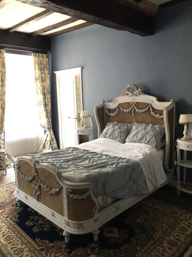 Les Deux Colombiers Bed & Breakfast Chapdeuil Екстериор снимка